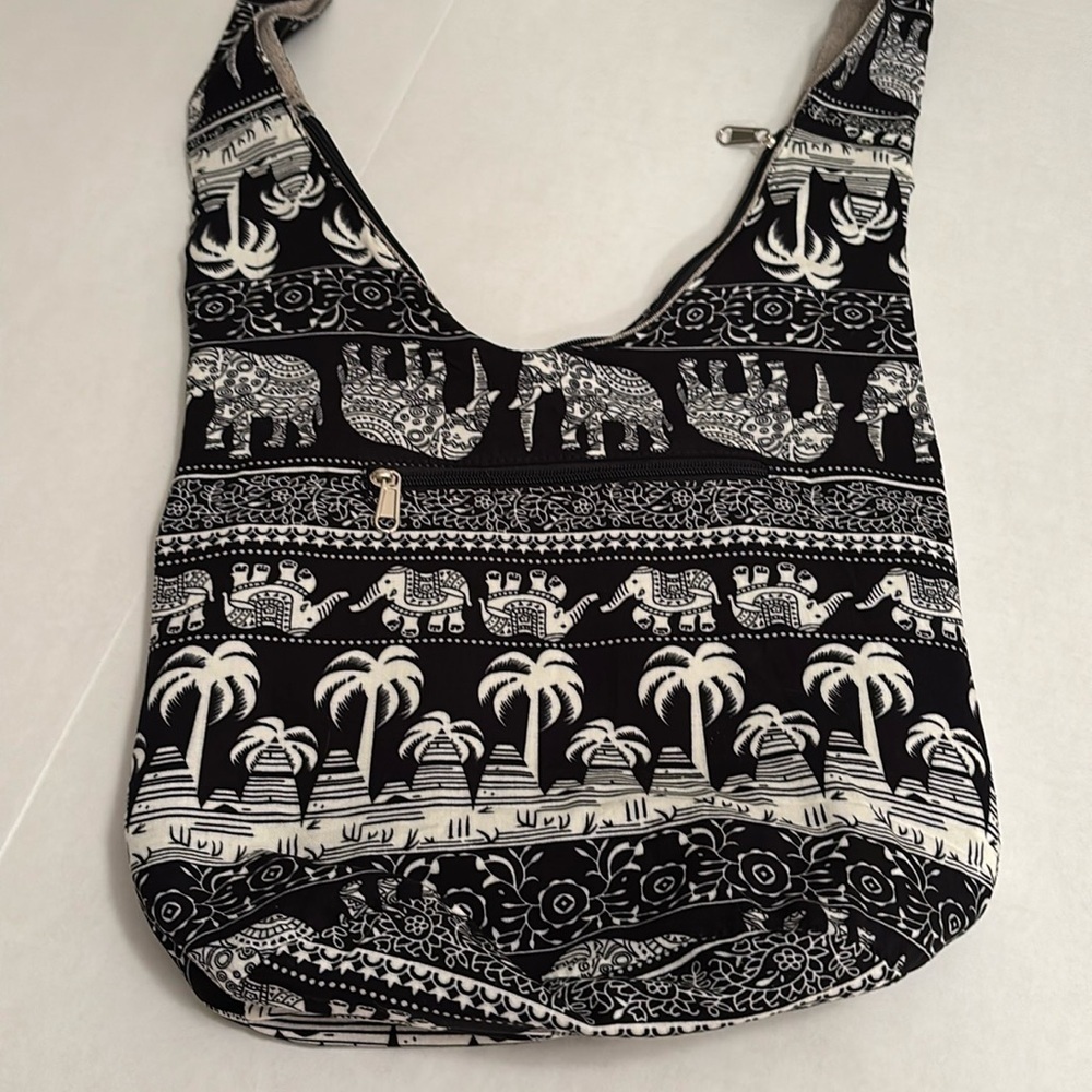 ELEPHANT AND PALM TREE BOHO SLING CROSSBODY BLACK AND WHITE COTTON 
NO BRAND